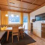 Haus Larcher *