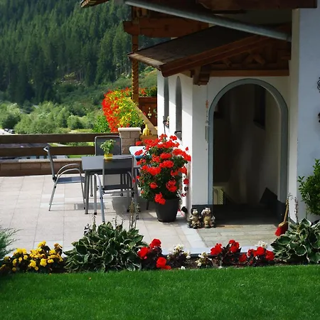 Haus Larcher Апартаменты *