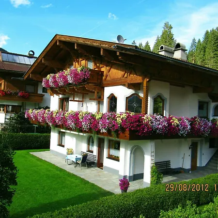 Haus Larcher Apartment *