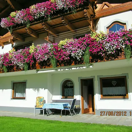 Haus Larcher *