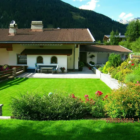 Haus Larcher Apartament