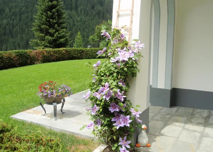 Haus Larcher * Нойштифт-им-Штубайталь