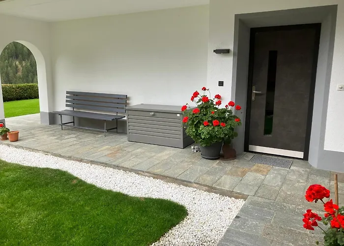 Haus Larcher Апартаменты *